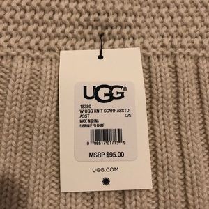 •Cozy Knit UGG Scarf•